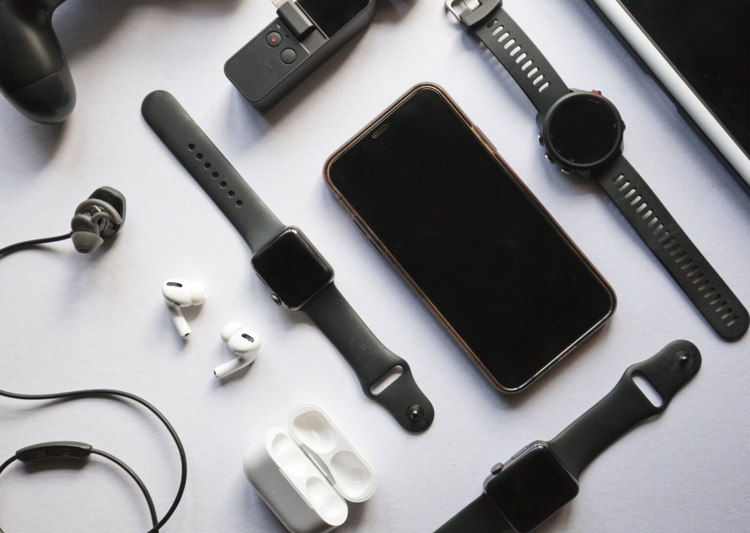 Top 5 Tech Gadgets Every Tech Enthusiast Should Own