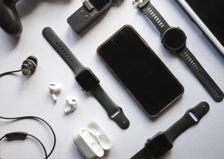 Top 5 Tech Gadgets Every Tech Enthusiast Should Own