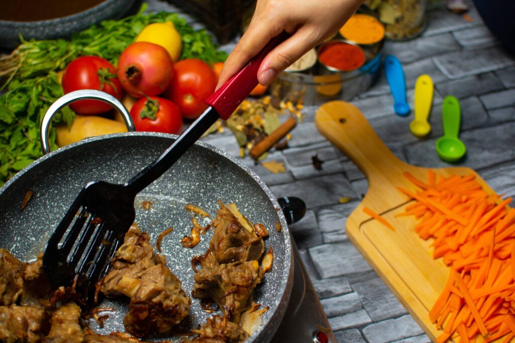 Home Cooking Vs Restaurant Food: A Comparison of Health and Taste